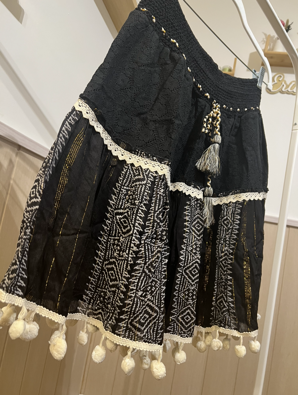 Falda Negra