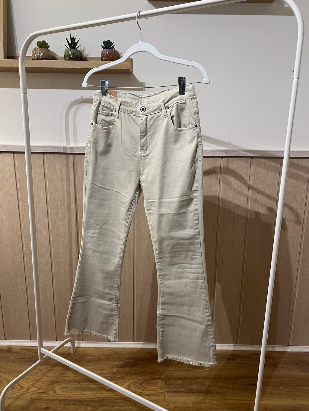 Pantalón Beige Campana